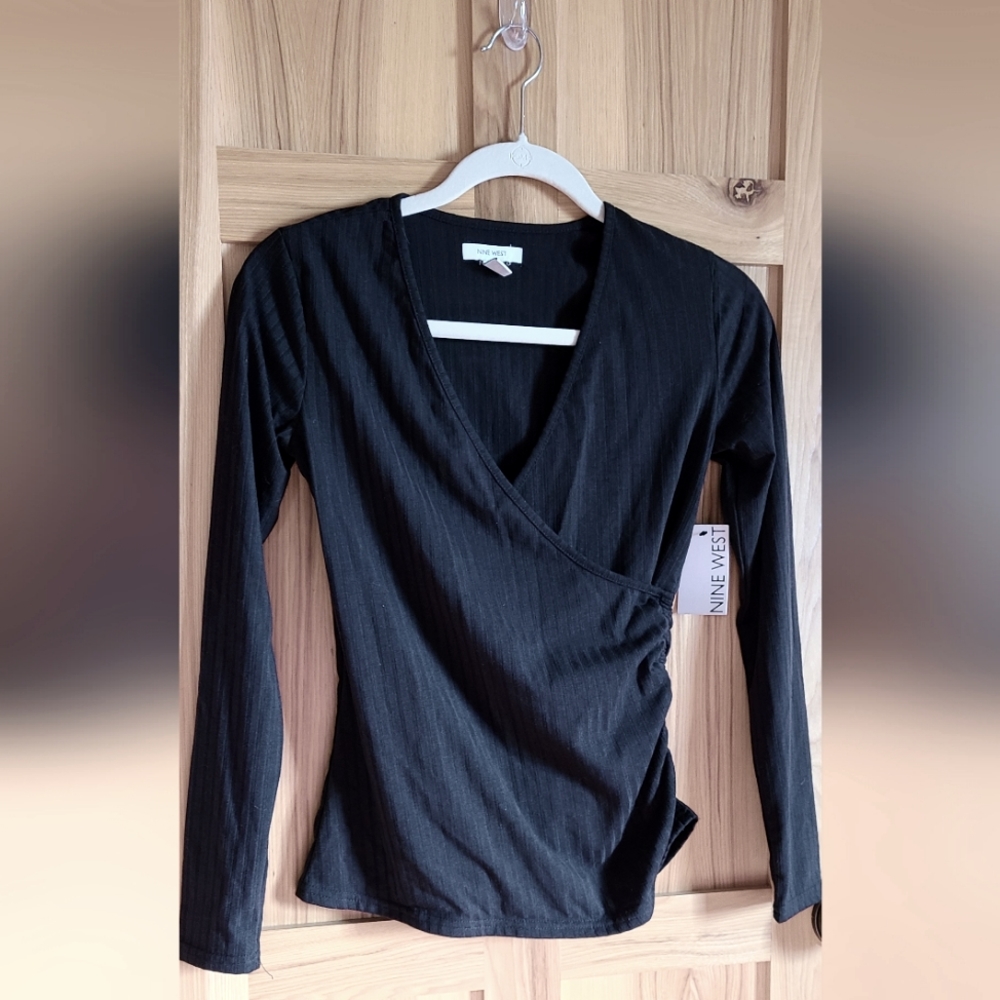 Nine West black wrap look, ruched v-neck ls. XS